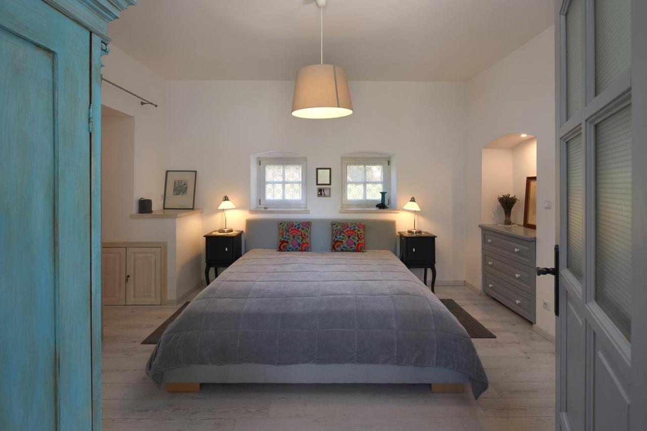 Apartment D4