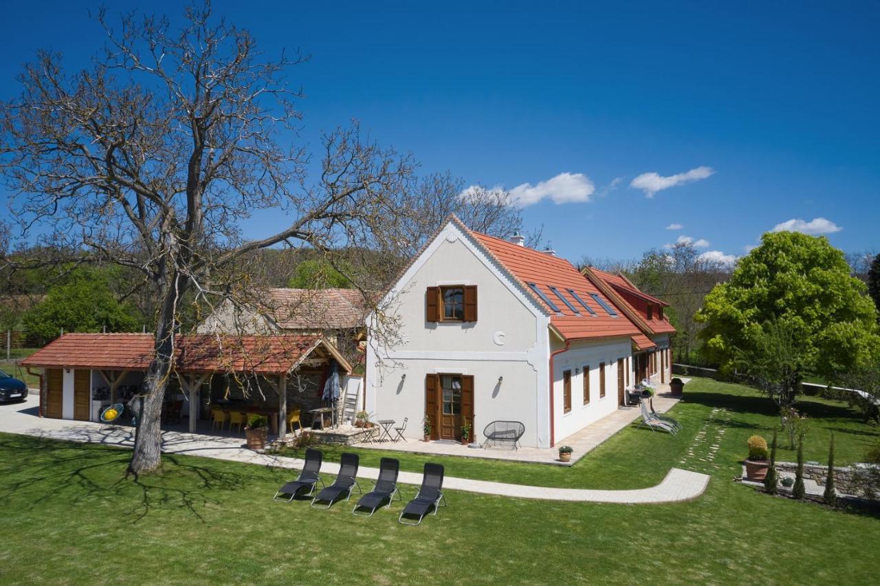 Apartmán D4 *