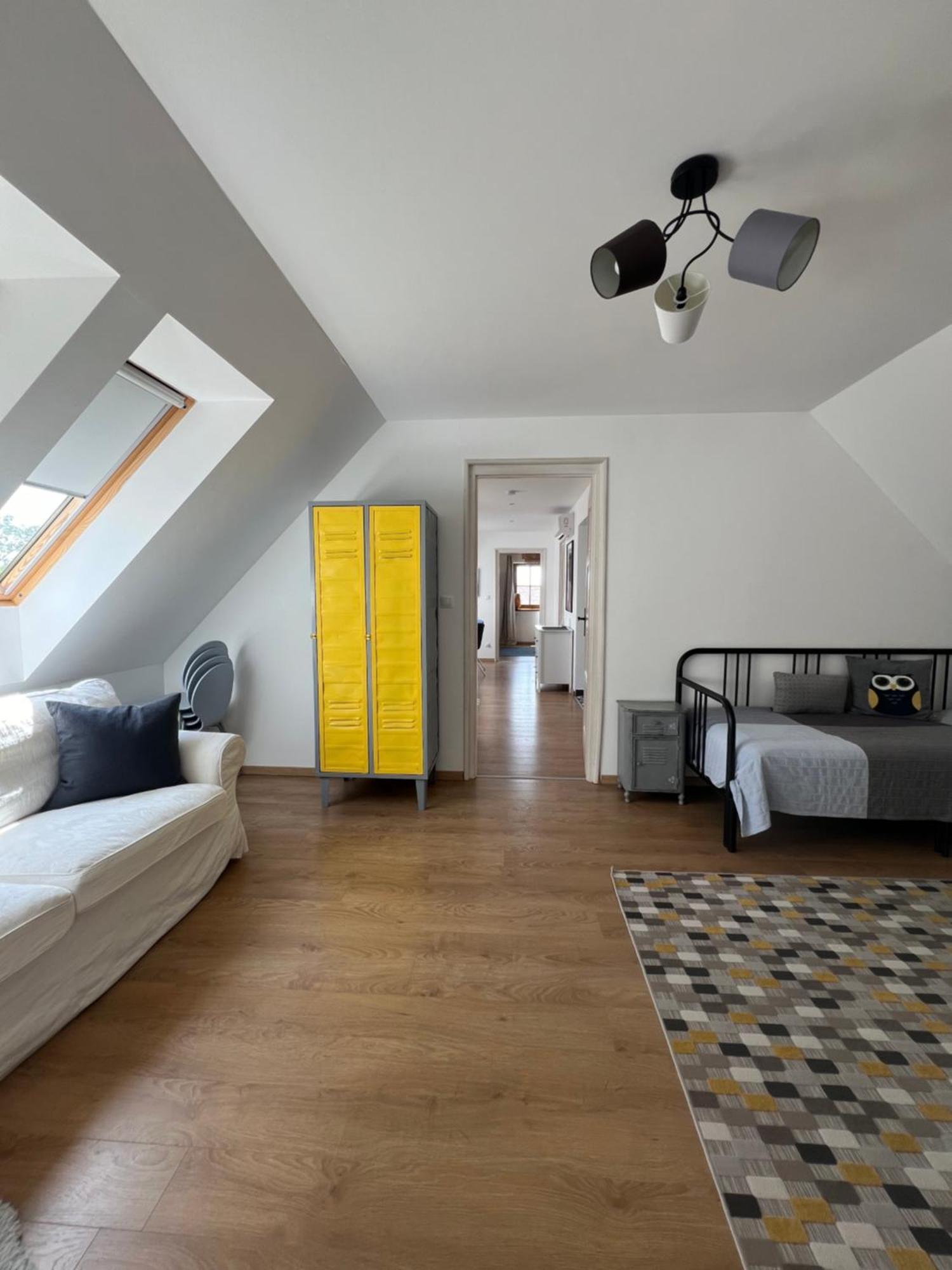 Apartment D4 *